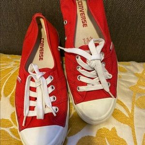Red Converse lady all star